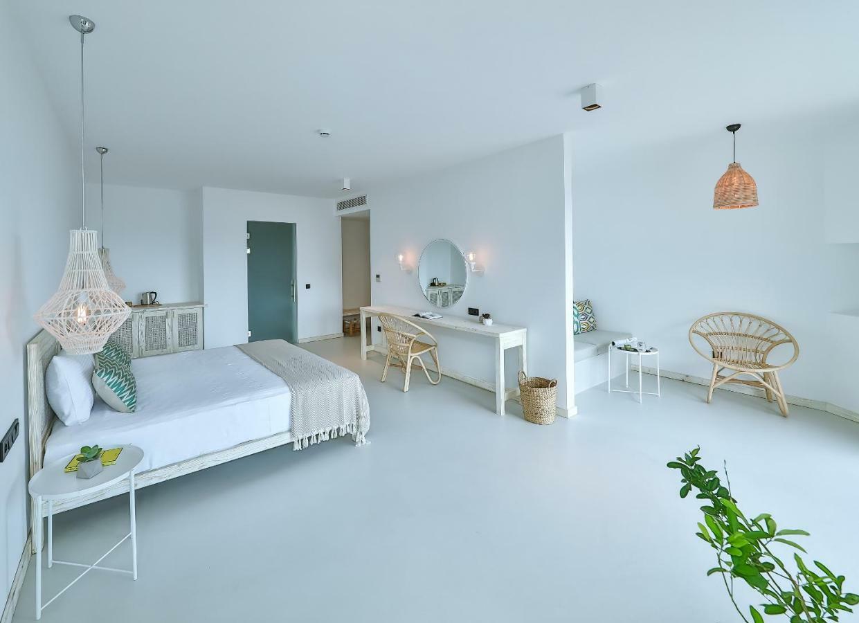 Suite Spa Bath,819730358:JPEG